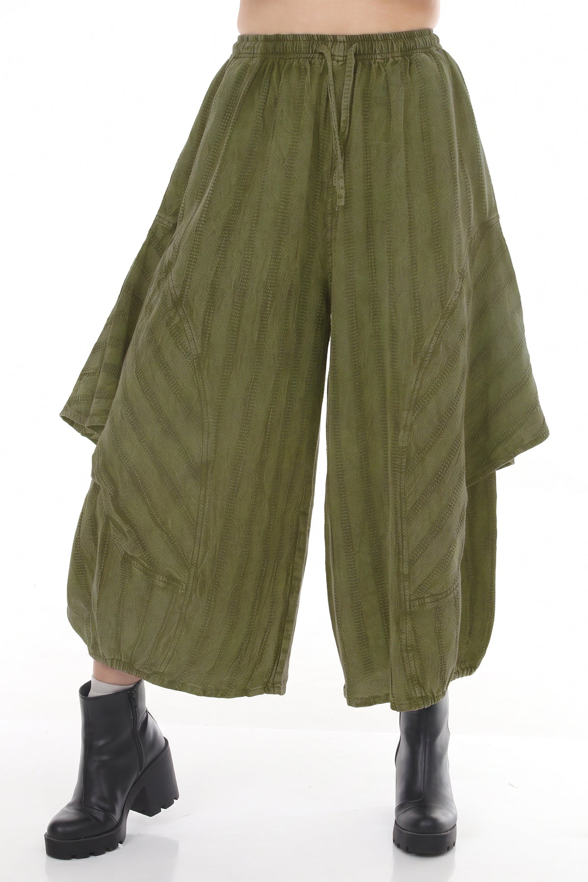 Draped Waffel Barrel Pants
