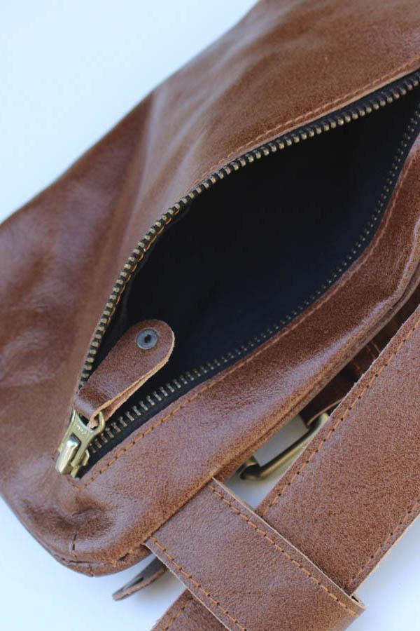 Hang Freely Leather Hip Pack